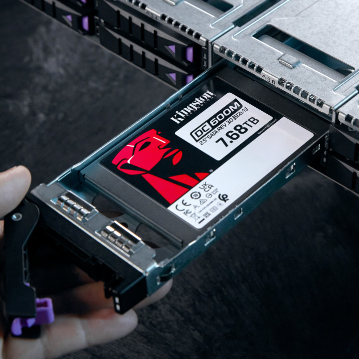 Kingston Technology SSD SATA Enterprise DC600M (usage mixte) 2,5” de 7 680 Go — vue 5