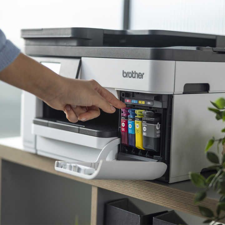 Brother MFC-J5010DW imprimante multifonction Jet d'encre A4 1200 x 4800 DPI 28 ppm Wifi — vue 4