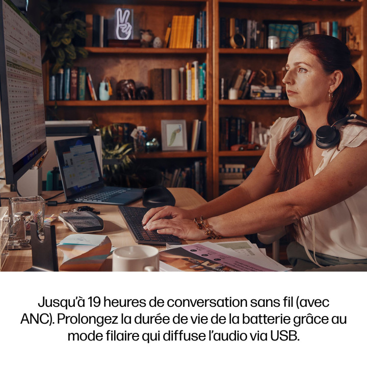 HP Poly Micro-casque Poly Voyager Focus 2 USB-C-C certifié Microsoft Teams + adaptateur USB-C/A +base de charg — vue 3