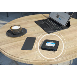 NETGEAR Nighthaw M7 Pro Routeur de réseau cellulaire — vue 1