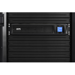 APC Smart-UPS SMC — Onduleur line-interactive 1 000 VA / 600 W, 4 prises IEC C13