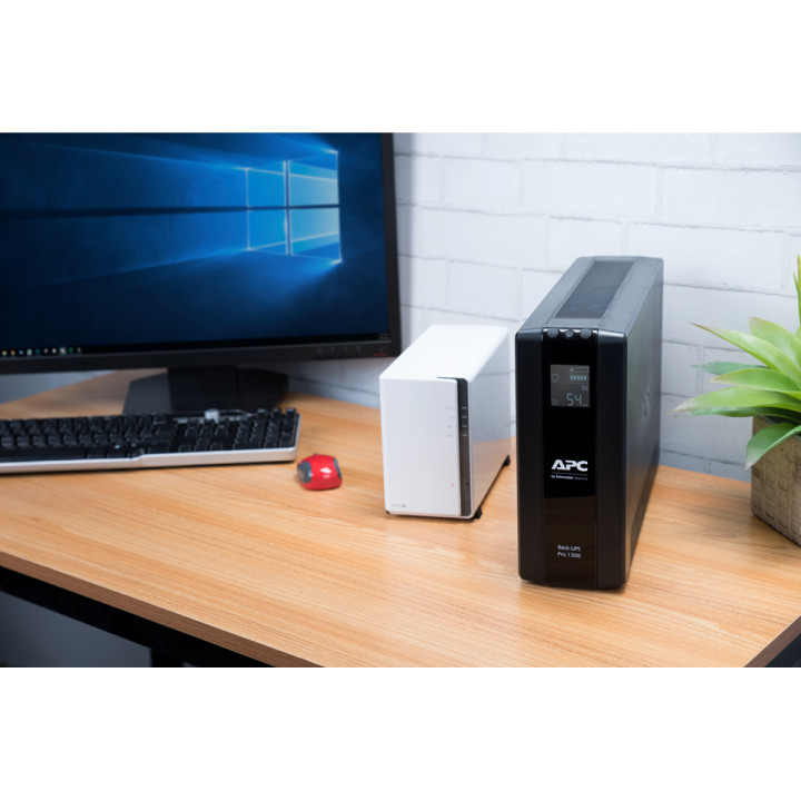 APC Back UPS Pro BR 1300VA - 8 CEI - AVR - Interface LCD — vue 4