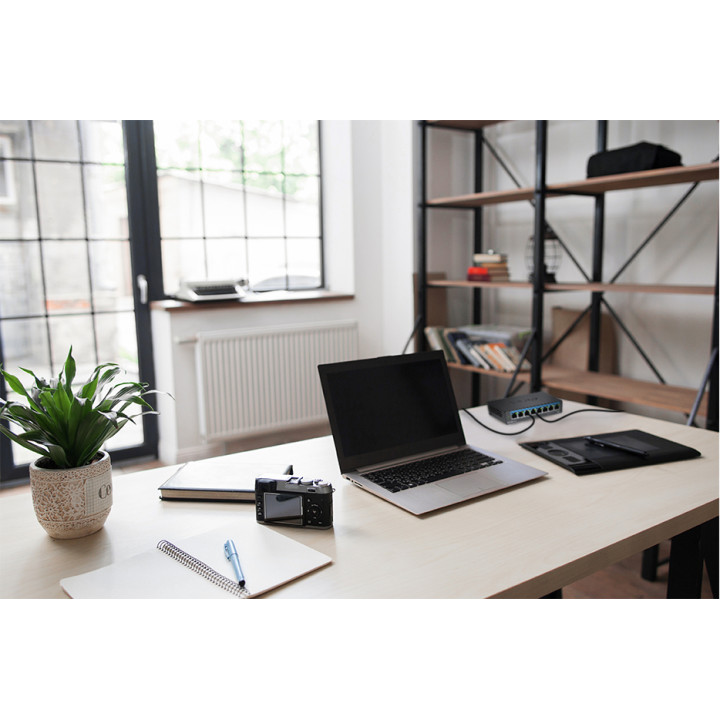 D-Link Switch non administrable 8 ports multi-Gigabit 2,5G — vue 4