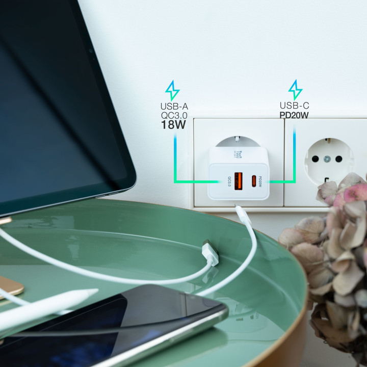 TooQ TQWC-2SC04WT chargeur d'appareils mobiles Universel Blanc Secteur Charge rapide Intérieure — vue 5