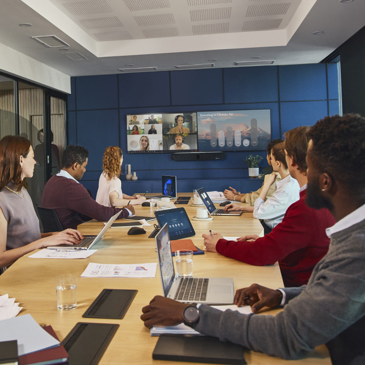 HP Poly Barre de visioconférence tout-en-un Poly Studio X72 — vue 3