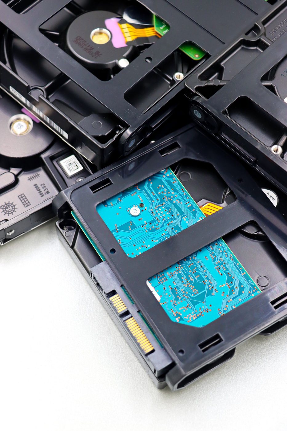 Disques de stockage et composants électroniques en détail